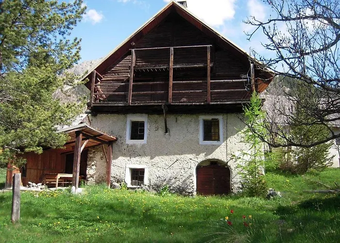 MAISON CARAIL Névache 14 personnes